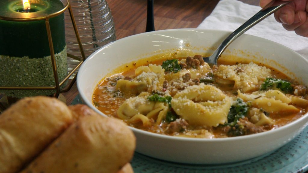 Creamy Tomato Tortellini Soup - Tomato Wellness